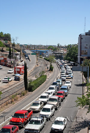 nogales mexico border traffic